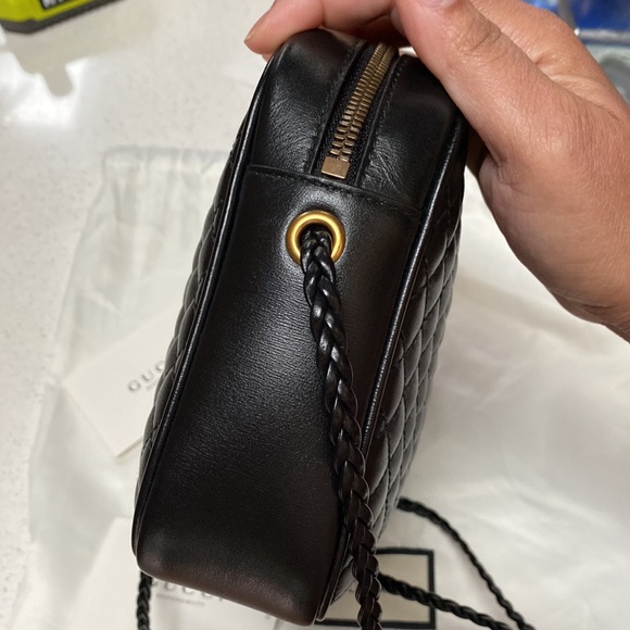 Gucci Trapuntata Quilted
Leather Camera Cross Body
| Size: 10"L × 2.5"W × 6.5"H - Picture 3 of 11